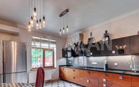 Продаж Будинок 6-кімнатний на Волзька вул., 43 Київ