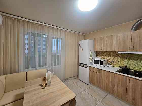 Продаж Квартира 3-кімнатна, 17/24 поверх на Данченка вул., д. 1 Kiev