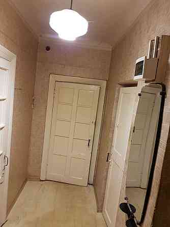 Продаж Квартира 4-кімнатна, 1/2 поверх на Караваева ул., 41 Днепр