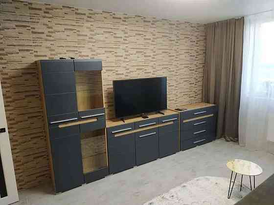 Оренда Квартира 2-кімнатна, 11/24 поверх на Максимовича, 34Б Kiev