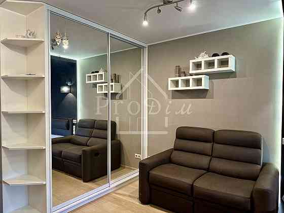 Продаж Квартира 3-кімнатна, 5/9 поверх на Левка Лукяненка вул. (Маршала Тимошенка), 29А Киев