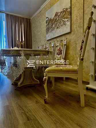 Продаж Квартира 3-кімнатна, 22/26 поверх на вул. Драгоманова Kiev