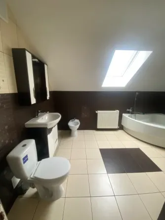 Продажа 2-этажный Дом с участком 15 сот 190 кв.м 5 комн. на Дружби, 4 Байковцы