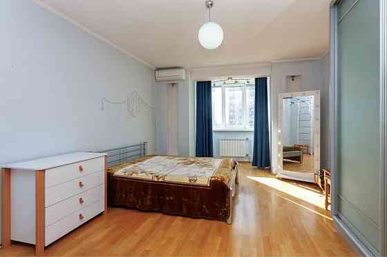 Оренда Квартира 3-кімнатна, 10/10 поверх на вул. Самійла Кішки, 9 Киев