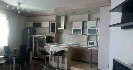 Продаж Квартира 4-кімнатна, 12/20 поверх на Чорновола вул., д. 25 Київ