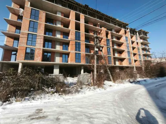 Продаж 1к Квартира 41 кв.м Миколи Леонтовича 11б Ужгород