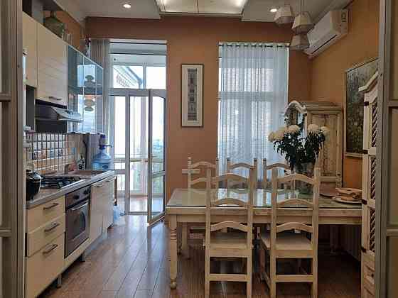 Продаж 3к Квартира 130 кв.м Велика Житомирська вул. Kiev