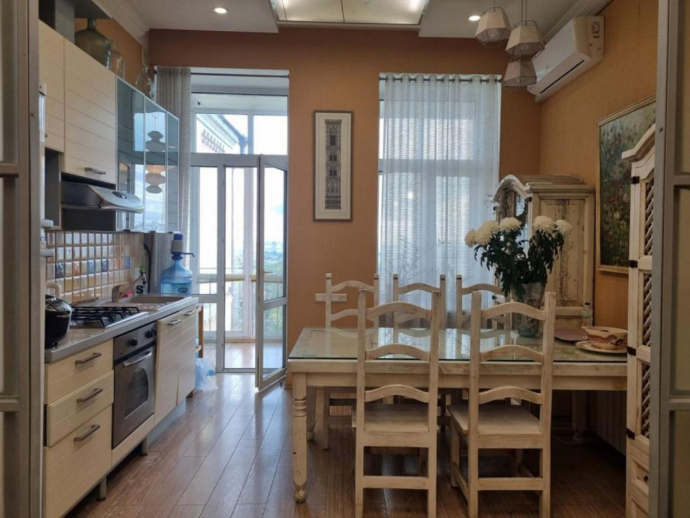 Продаж 3к Квартира 130 кв.м Велика Житомирська вул. Kiev - photo 1