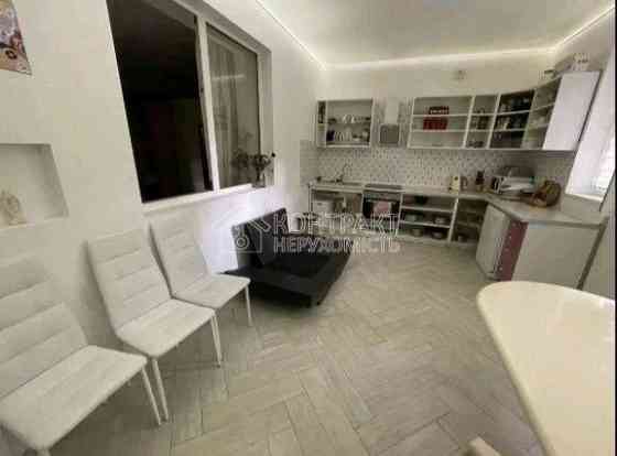 Продаж Квартира 5-кімнатна, 1/5 поверх на вул. Героїв Харкова Харьков