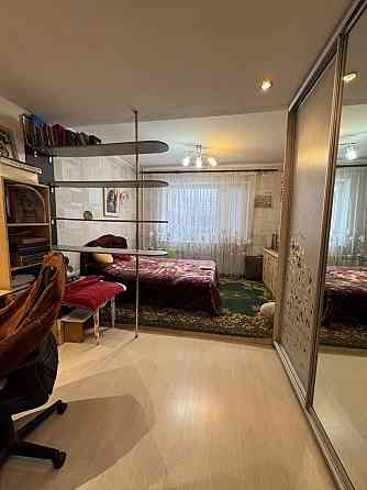 Продаж Квартира 5-кімнатна, 1/9 поверх на Володимира Івасюка вул., д. 52 Київ