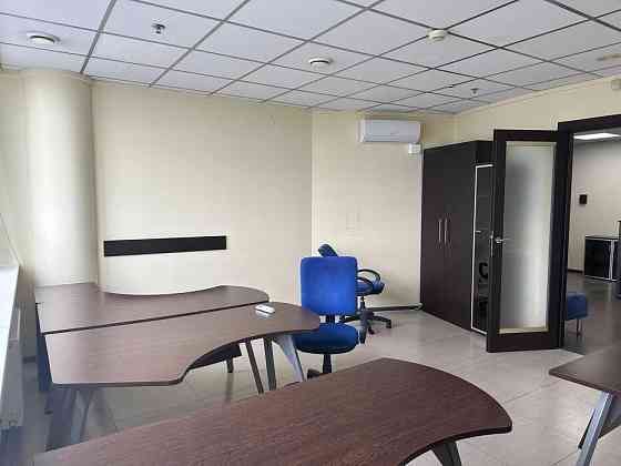 Оренда офісне приміщення на улица Шептицкого Андрея митрополита (Луначарского), д.4 приміщень - 3, поверх - 14/14 Київ