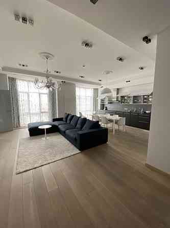 Продаж Квартира 3-кімнатна, 13/22 поверх на Генуэзская ул., 1 Одеса