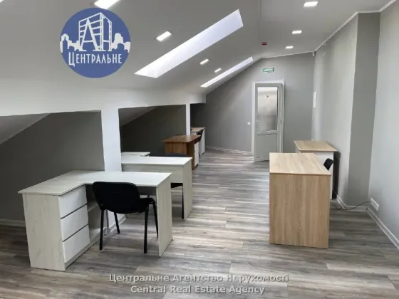 Сдаётся Бизнес-центр / Административное здание площадь 70 кв.м 3-й этаж Черновцы Міцкевича Черновцы