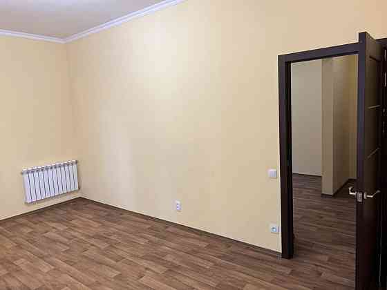 Оренда Квартира 3-кімнатна, 1/3 поверх на Арсенальная ул., 17 Kiev