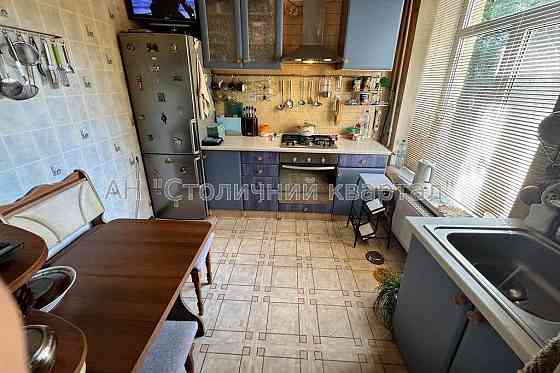 Продаж Квартира 3-кімнатна, 2/4 поверх на Кирилівська вул., 109/2 Київ