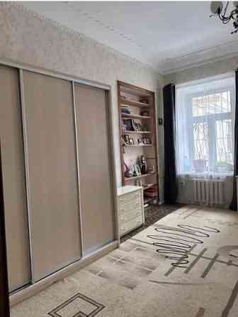 Продам 2х комнатную  квартиру в центре, по улице Пастера. Одеса