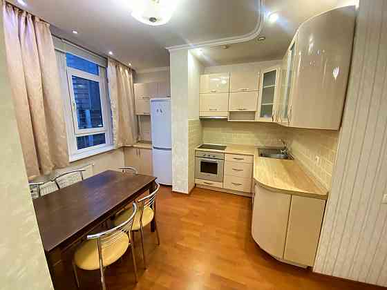 Продаж Квартира 2-кімнатна, 8/22 поверх на Дегтярівська вул., д. 25а, к1 Київ