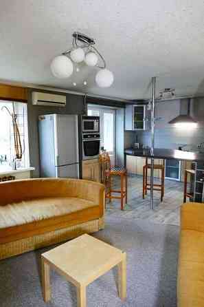 Оренда Квартира 3-кімнатна, 3/5 поверх на ул. Евгения Харченко Київ