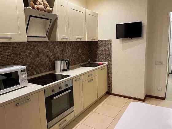 Оренда Квартира 1-кімнатна, 23/25 поверх на ул. Урловская Kiev