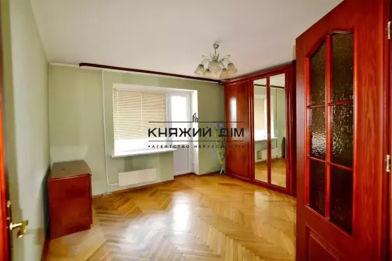 Оренда Квартира 1-кімнатна, 5/9 поверх на Святошинская ул. Київ