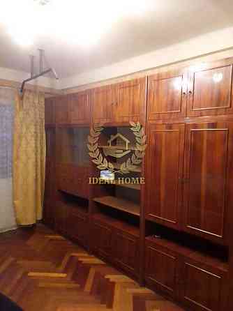 Продаж Квартира 2-кімнатна на Салютная ул., 27А Київ