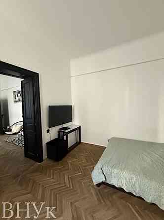 Продаж Квартира 3-кімнатна, 2/4 поверх на Дорошенка вул., 56 Львів