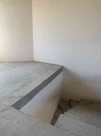 Двухэтажный новый таунхауз с подвалом. Limanka