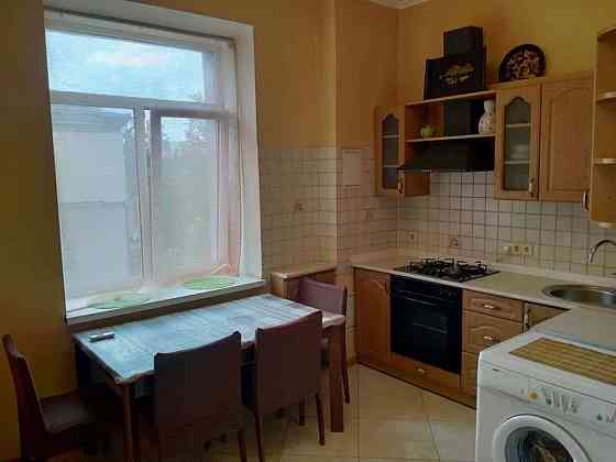 Оренда Квартира 2-кімнатна, 4/7 поверх на ул. Строителей Kiev