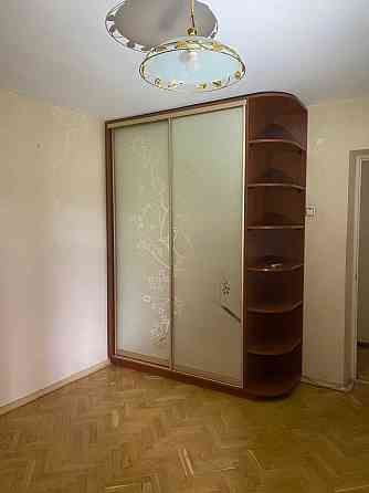 Продаж Квартира 2-кімнатна, 4/10 поверх на Левка Лук’яненка вул., д. 19 Киев