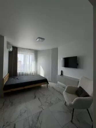 Оренда Квартира 1-кімнатна, 24/24 поверх на Юлії Здановської, 83г Київ