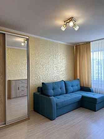 Оренда Квартира 3-кімнатна, 12/12 поверх на вул. Малишка, 3 Київ