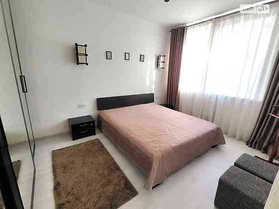 Оренда Квартира 3-кімнатна, 3/5 поверх на вул. Шовковична, 7А Kiev