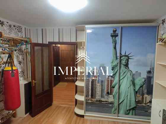 Оренда Квартира 3-кімнатна, 16/21 поверх на вул. Святошинська Київ