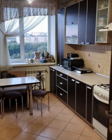 Продаж 2к квартири 65.1 кв. м на вул. Євгена Коновальця Ternopil'