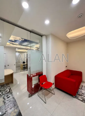 Оренда Будинок 3-кімнатний на Євгена Коновальця вул., 32Б Киев