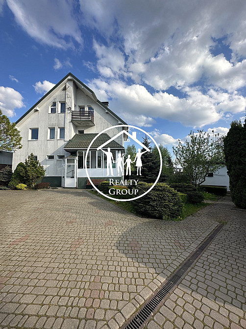 Розкішний будинок з озером: ваша власна оаза спокою  - фото 1