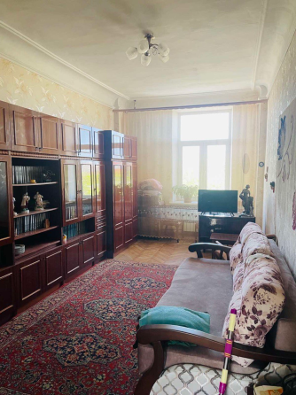 Продам трёх комнатную квартиру на Соборной площади .Исторический дом Папудова.
D 40700 Одесса