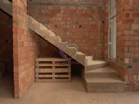 Продаж 3-поверховий   170 кв.м 3 кімн. на Коцюбинського Михайла вулиця 51 Чернівці - фото 2