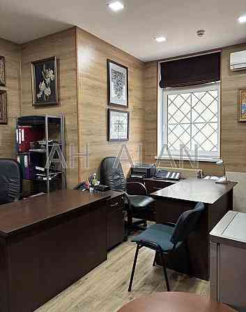 Оренда Будинок 3-кімнатний на Гончара Олеся вул., 35 Київ