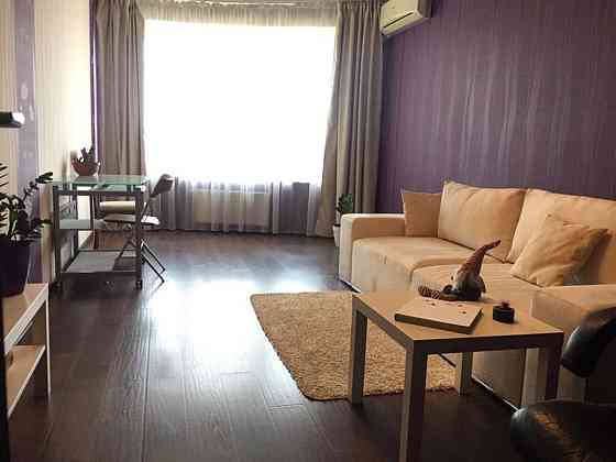 Оренда Квартира 3-кімнатна, 8/25 поверх на Депутатська, 23а Kiev