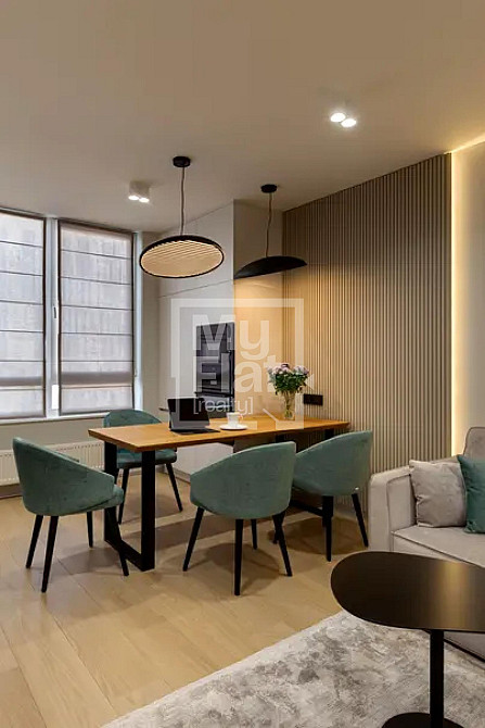 Продаж Квартира 3-кімнатна, 6/7 поверх на вул. Салютна Київ - фото 2