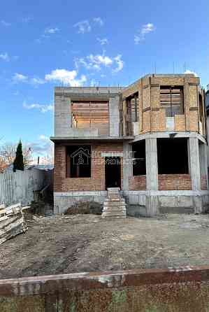 Продаж Будинок 6-кімнатний на вул. Науки Kharkiv