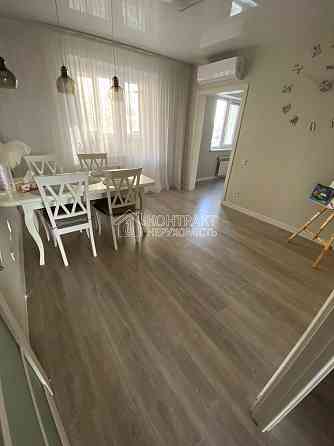 Продаж Квартира 4-кімнатна, 1/10 поверх на вул. Захисників України Песочин