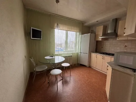 Оренда 1к Квартира 40 кв.м Тополь 1 Дніпро