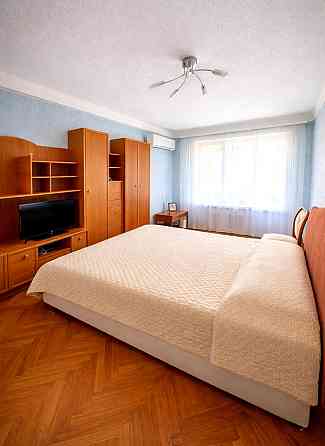 Продаж Квартира 3-кімнатна, 9/9 поверх на Архипенко Александра вул., д. 10 Киев