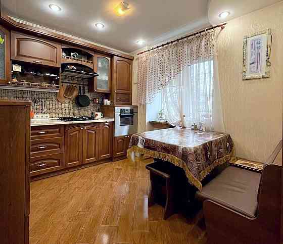 Продаж Квартира 3-кімнатна, 2/3 поверх на Майская ул., 4 Дніпро