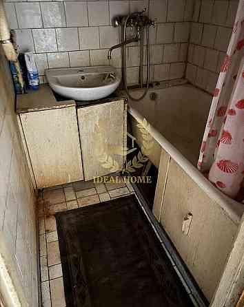 продам 2к квартиру пропект Леся Курбаса Київ