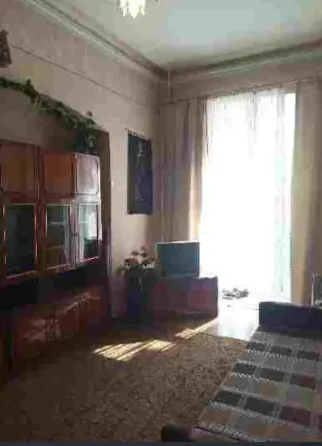 Вул. Шота Руставелі 17, оренда 2 кімнат в 3 кімнатній комунальній квартирі Київ