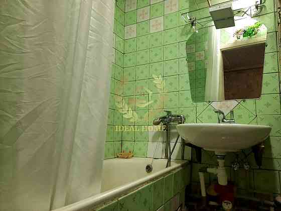 Продаж Квартира 3-кімнатна на Юры Гната ул., 12 Киев