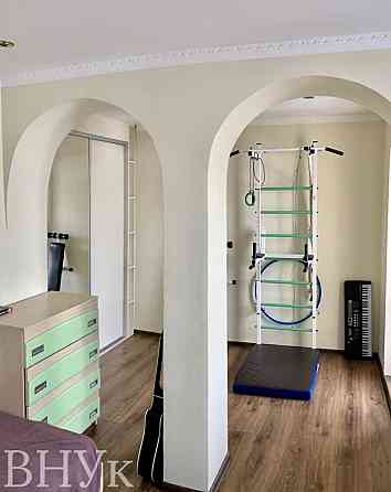 Продаж Квартира 4-кімнатна, 3/3 поверх на вул. Шопена Тернопіль